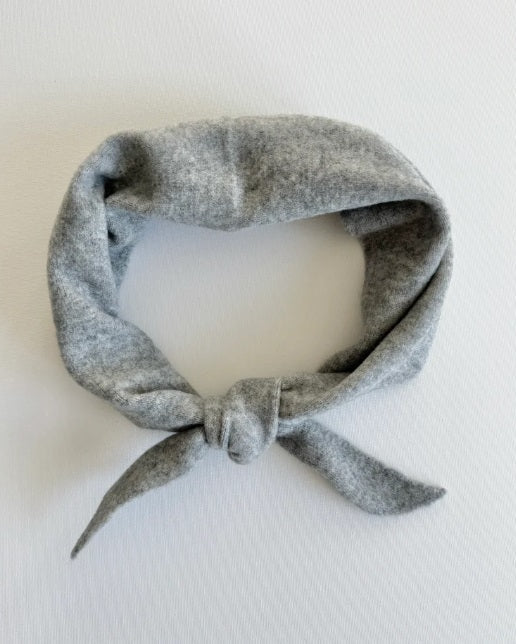 WOOL SCARF - LIGHT GRAY