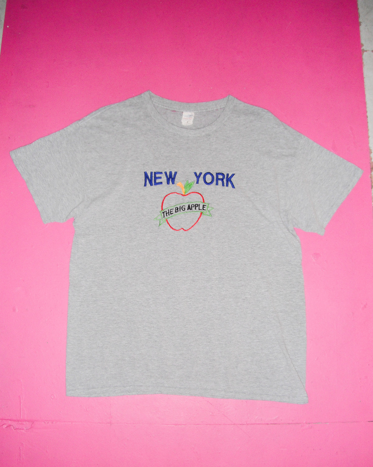 BIG APPLE NYC EMBROIDERED TEE - X LARGE