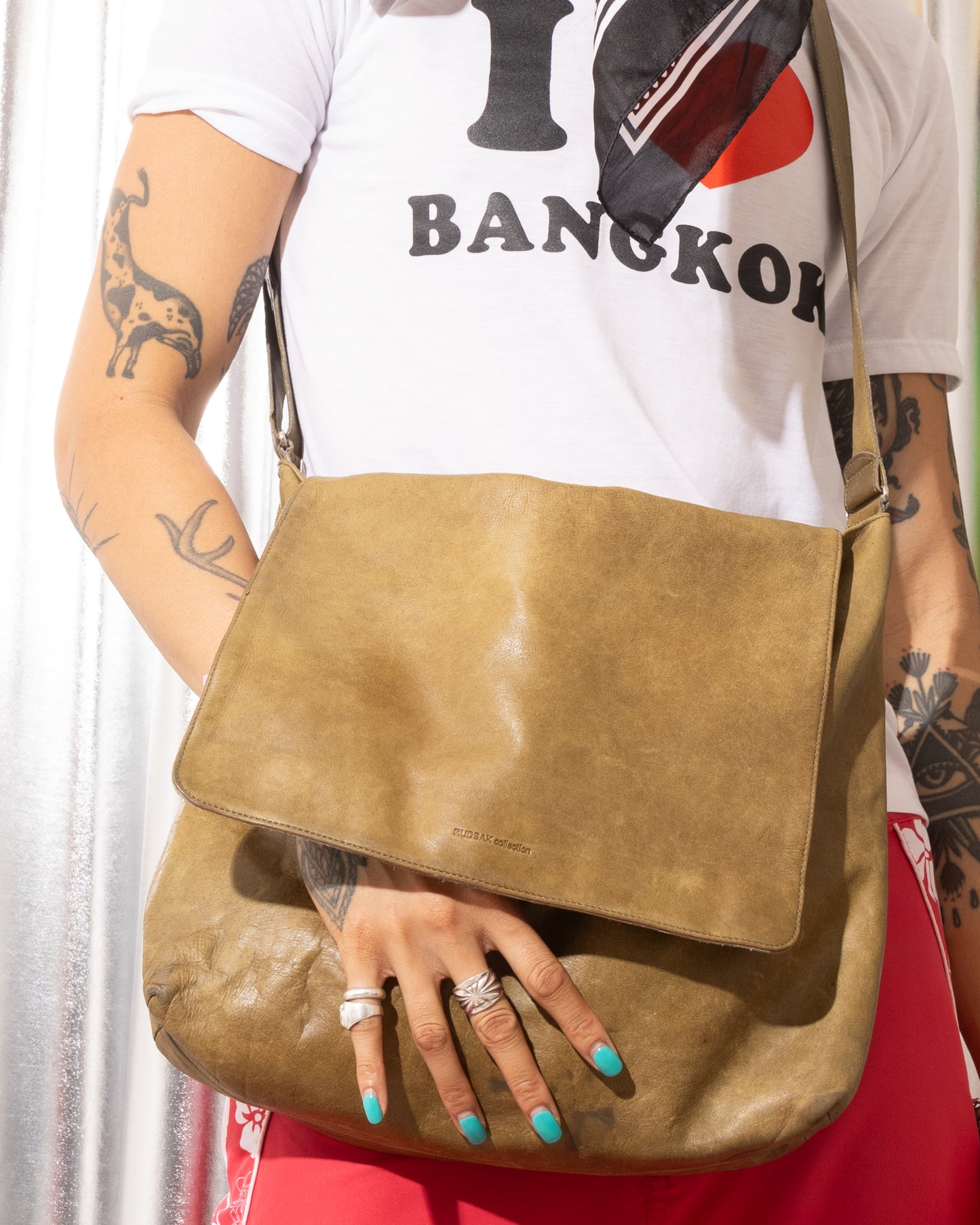 RUDSAK LEATHER MESSENGER BAG